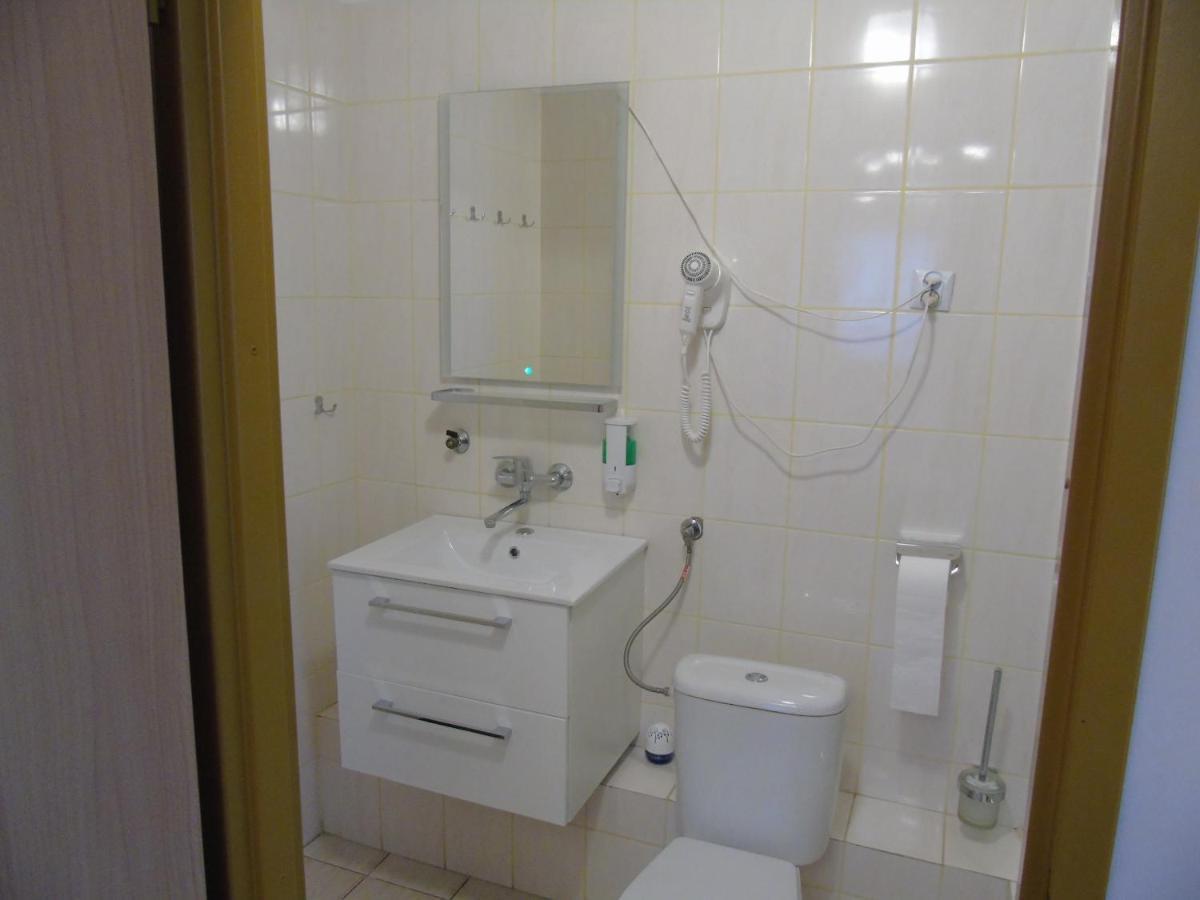 Pokoje Goscinne Vis A Vis Retro Gostynin Kültér fotó