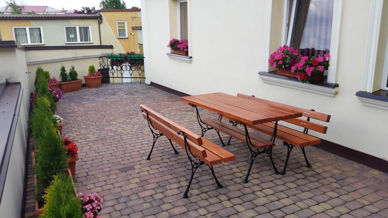 Pokoje Goscinne Vis A Vis Retro Gostynin Kültér fotó